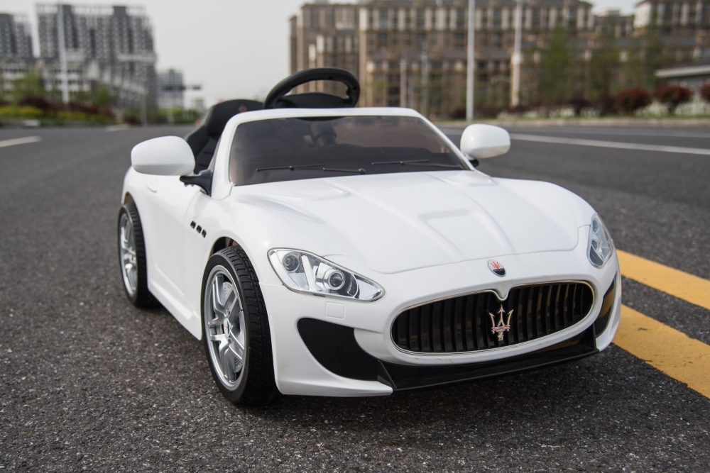 Kinder Elektrofahrzeug Maserati Gran Turismo in Weiß